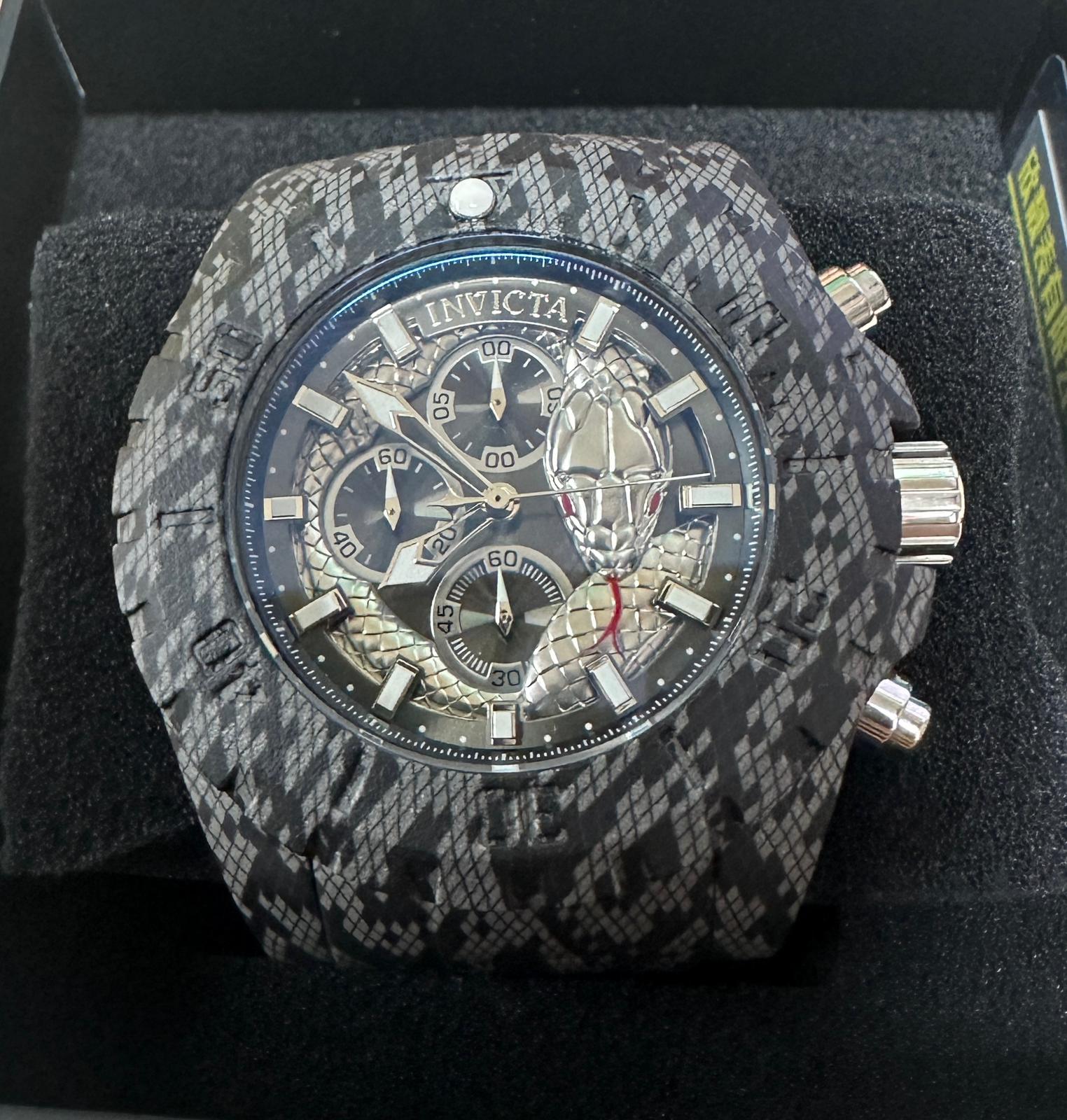 Invicta Cobra Design Black Colour Silver Dial Quartz Men Bracelet Watch