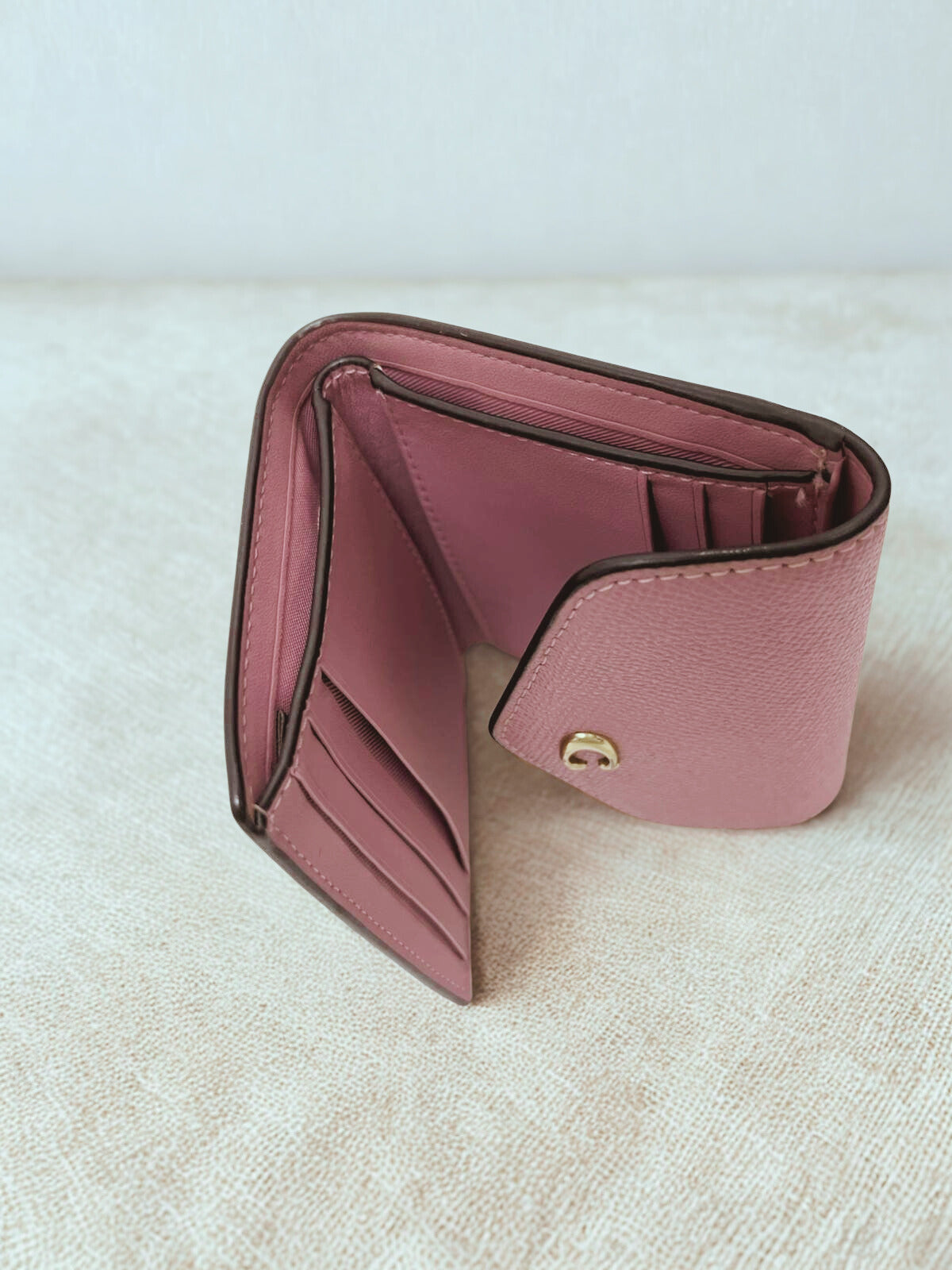 COACH Cross Grain Leather Wyn Small Wallet