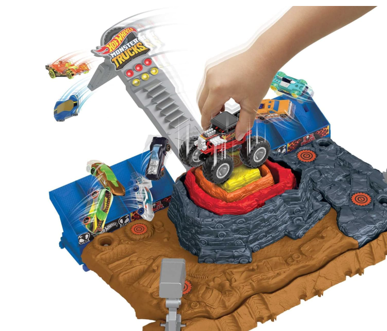 Hot Wheels Monster Trucks System of Play Ultimate Crush Yard Playset
