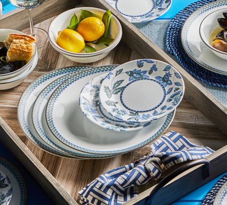 Corelle 18-Piece Dinnerware Set, Service for 6, Lightweight Round Plates and Bowls Set, Vitrelle Triple Layer Glass, Chip Resistant, Microwave and Dishwasher Safe, Veranda