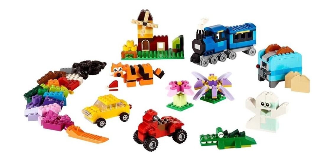 LEGO 10696 Classic Medium Creative Brick Box, Easy Toy Storage, Colourful Bricks Building Set, Toys for Kids, Boys & Girls Aged 4 Plus Years Old with Wheels, Windows, Eyes and a Green Base Plate