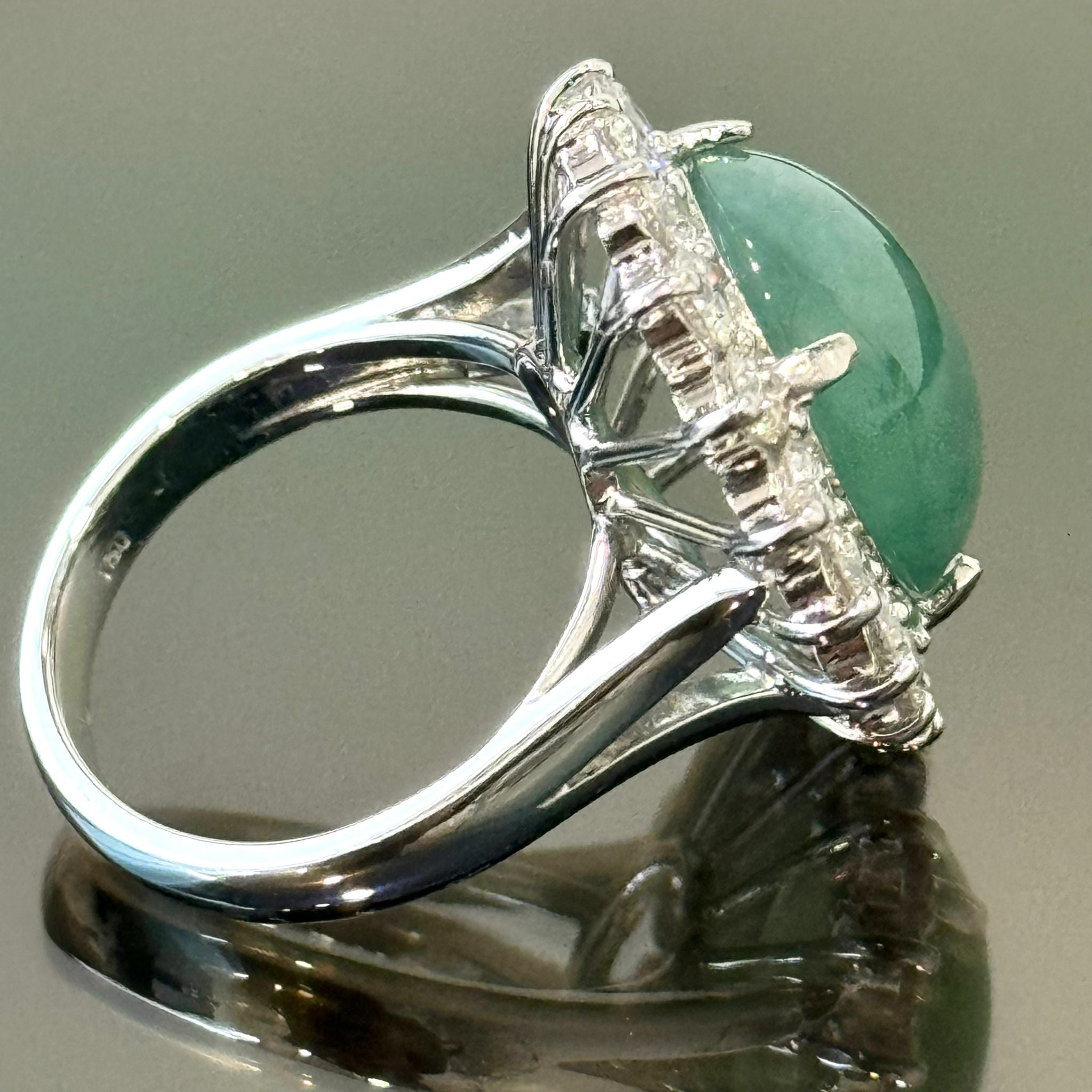 18KWG Jadeite (Type A) & Diamond Ring