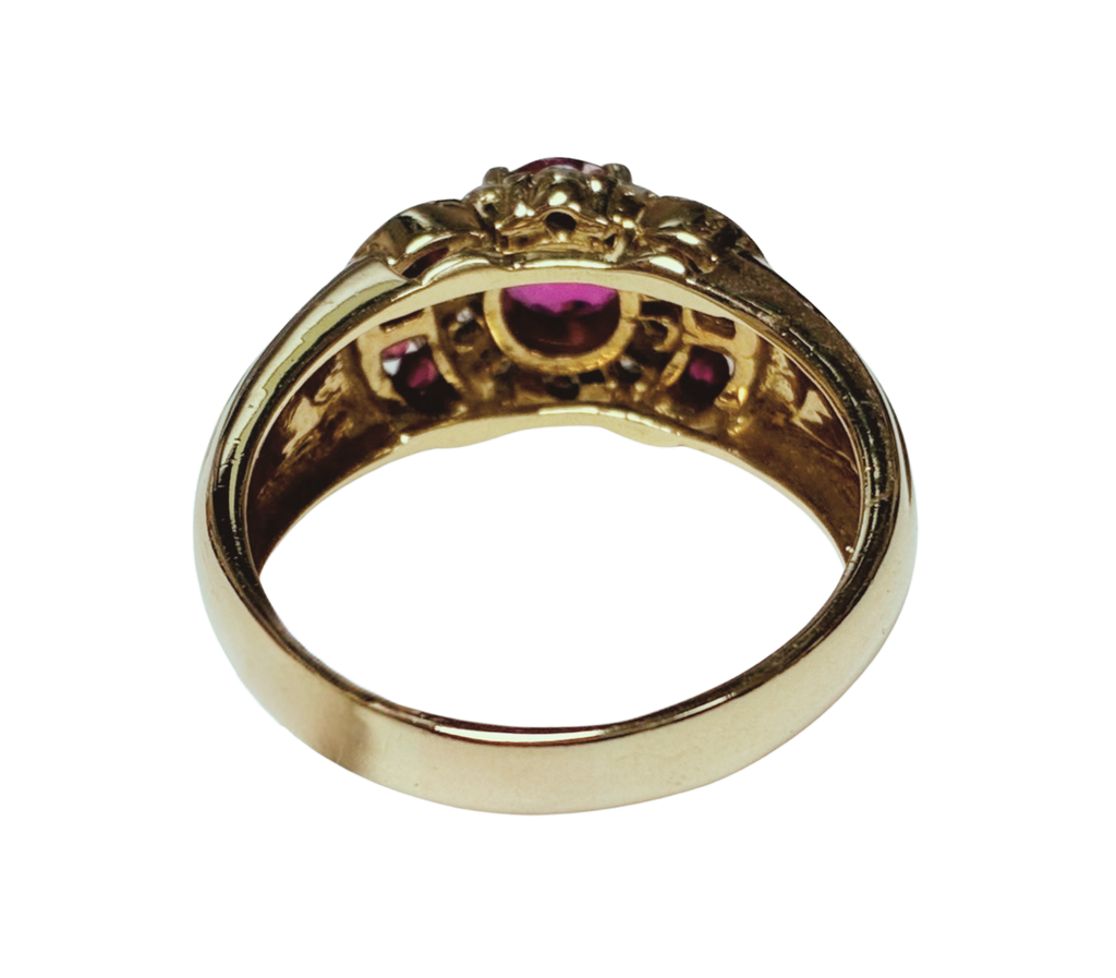 18KYG Ruby And Diamond Cocktail Ring 5.5G