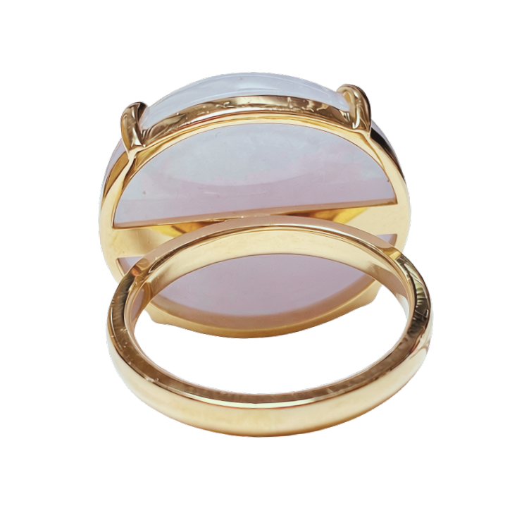 K18 Yellow Gold Lavender Jade Cabochon 42.05CT 16.09G Size 15