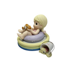 Disney Showcase X Precious Moments #920004 Friends Have A Way Of Keeping You Cool