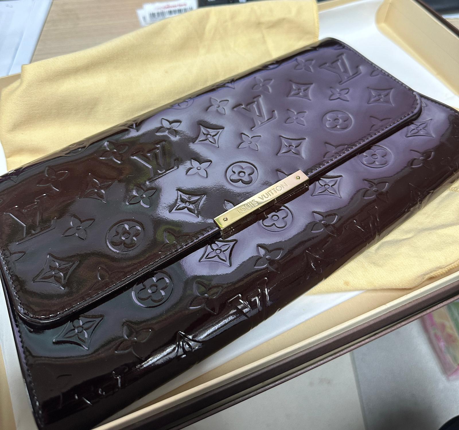 Louis Vuitton Messenger Bag
