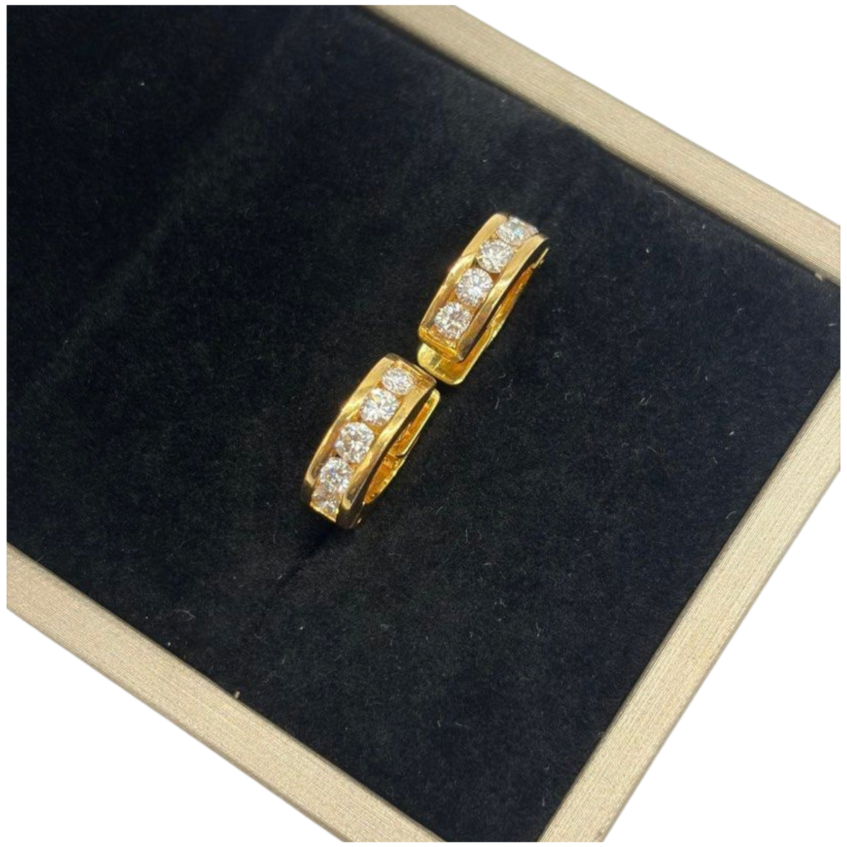 850 Yellow Gold Natural Diamond Earring Main image