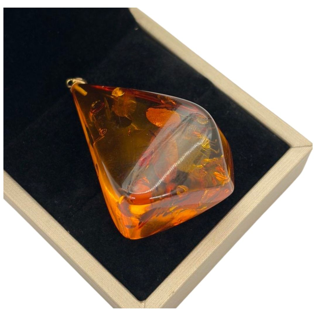 18K Yellow Gold Amber Pendant