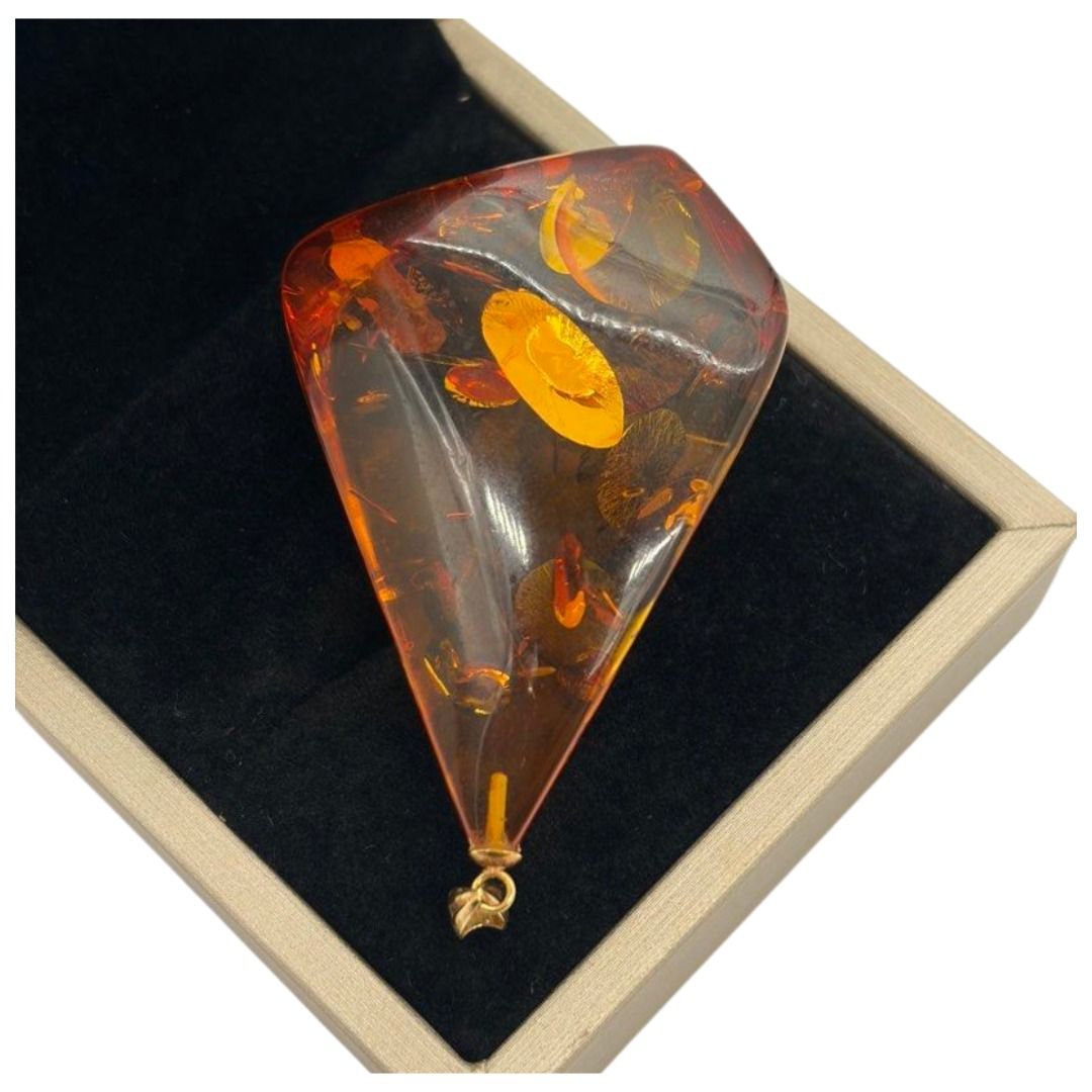 18K Yellow Gold Amber Pendant