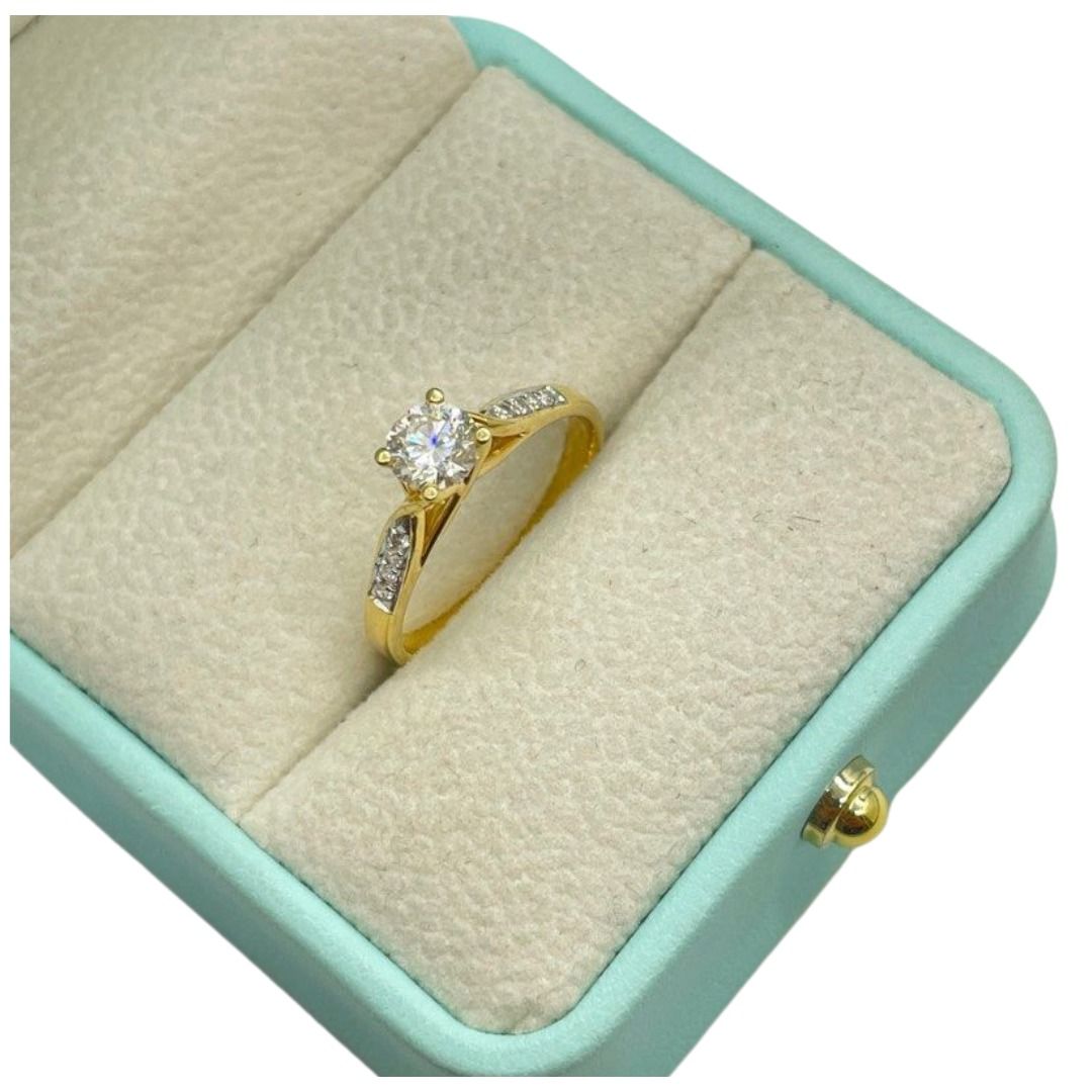 18K Yellow Gold Natural Diamond Ring