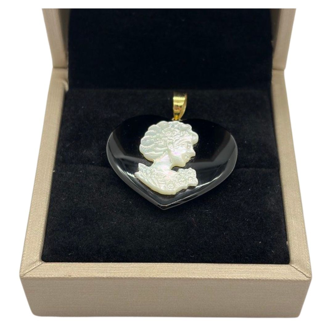 18K Yellow Gold Shell Cameo, Onyx Pendant Secondary image