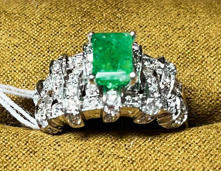 Ring 750WG Ladies Emerald And Diamond 7.7GM
