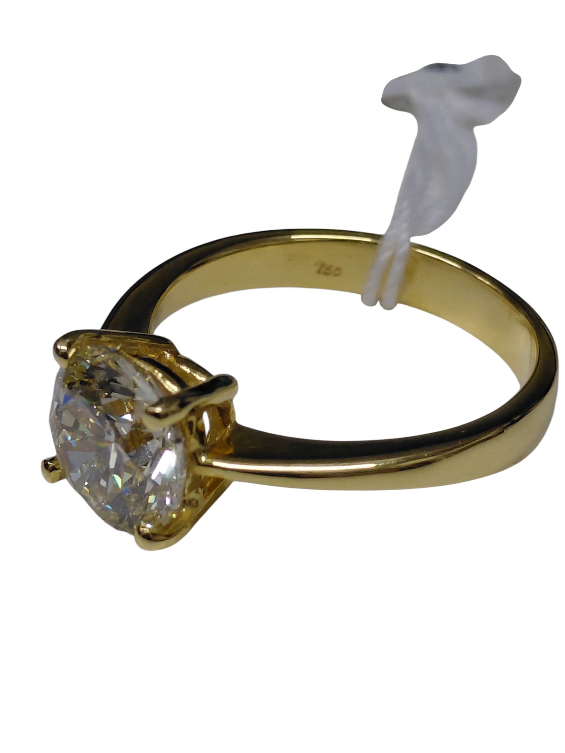 Diamond Ring Secondary image