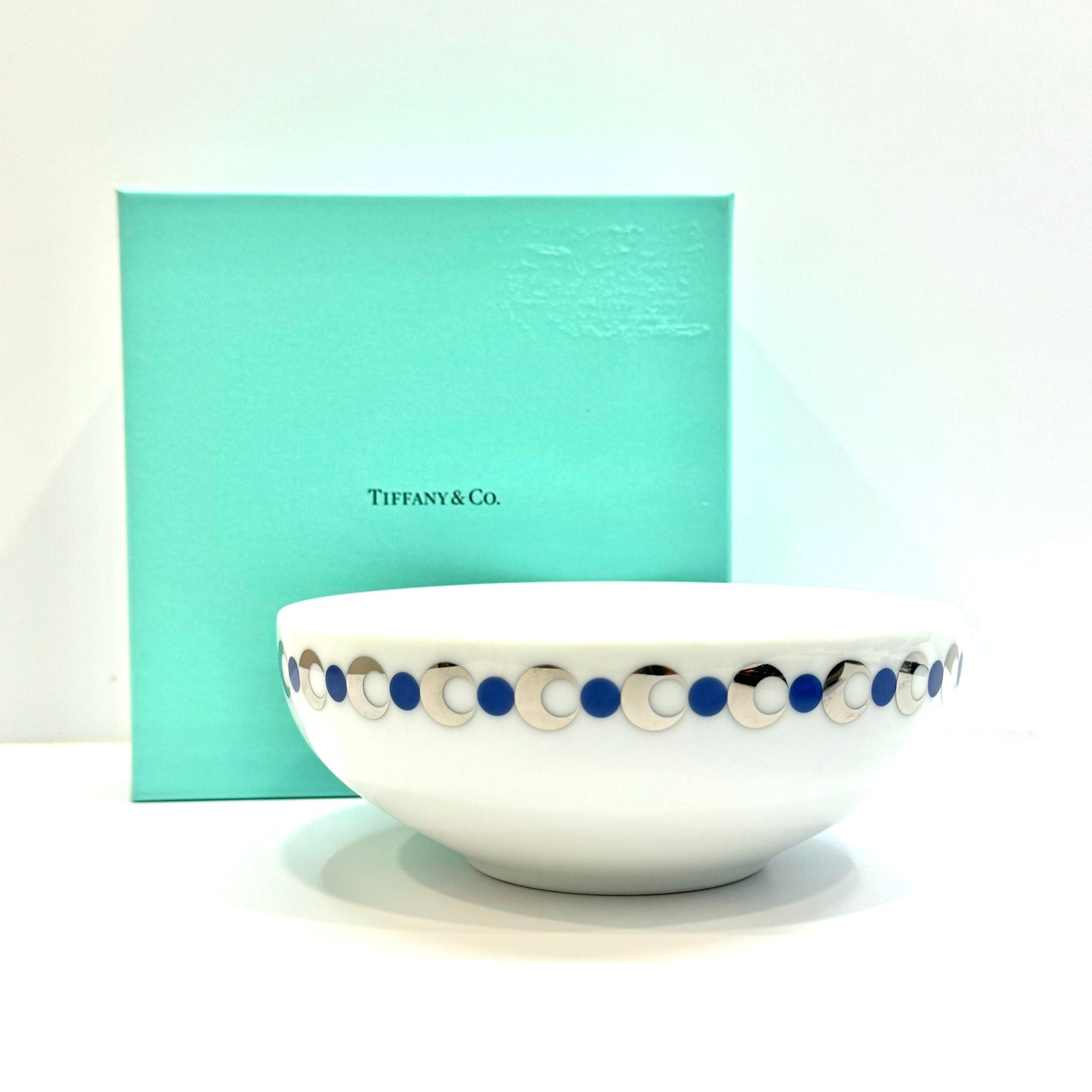 Tiffany & Co. Blue Dots Plate with Box Main image