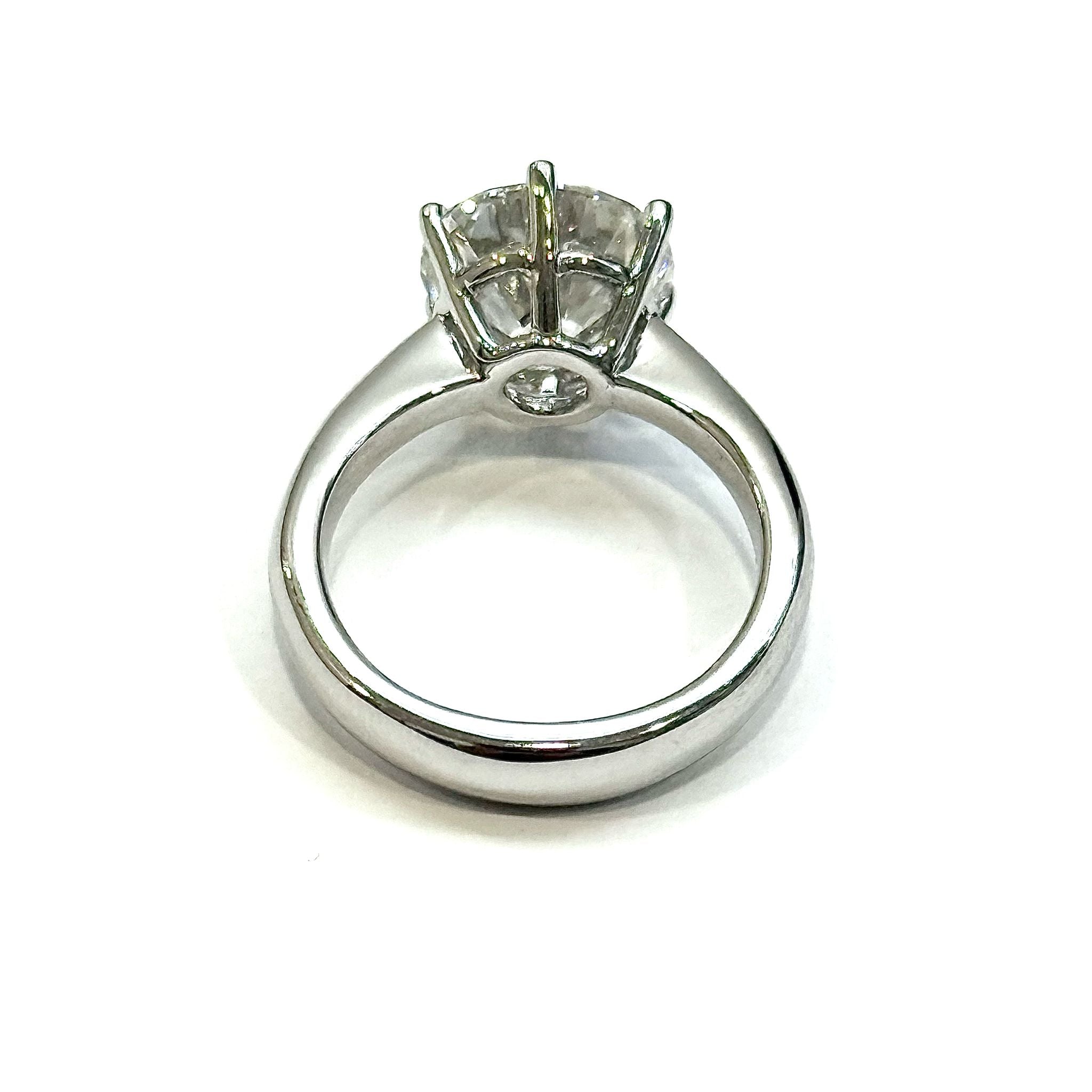 18KWG 4.15cts Round Brilliant Lab Grown Diamond Ring