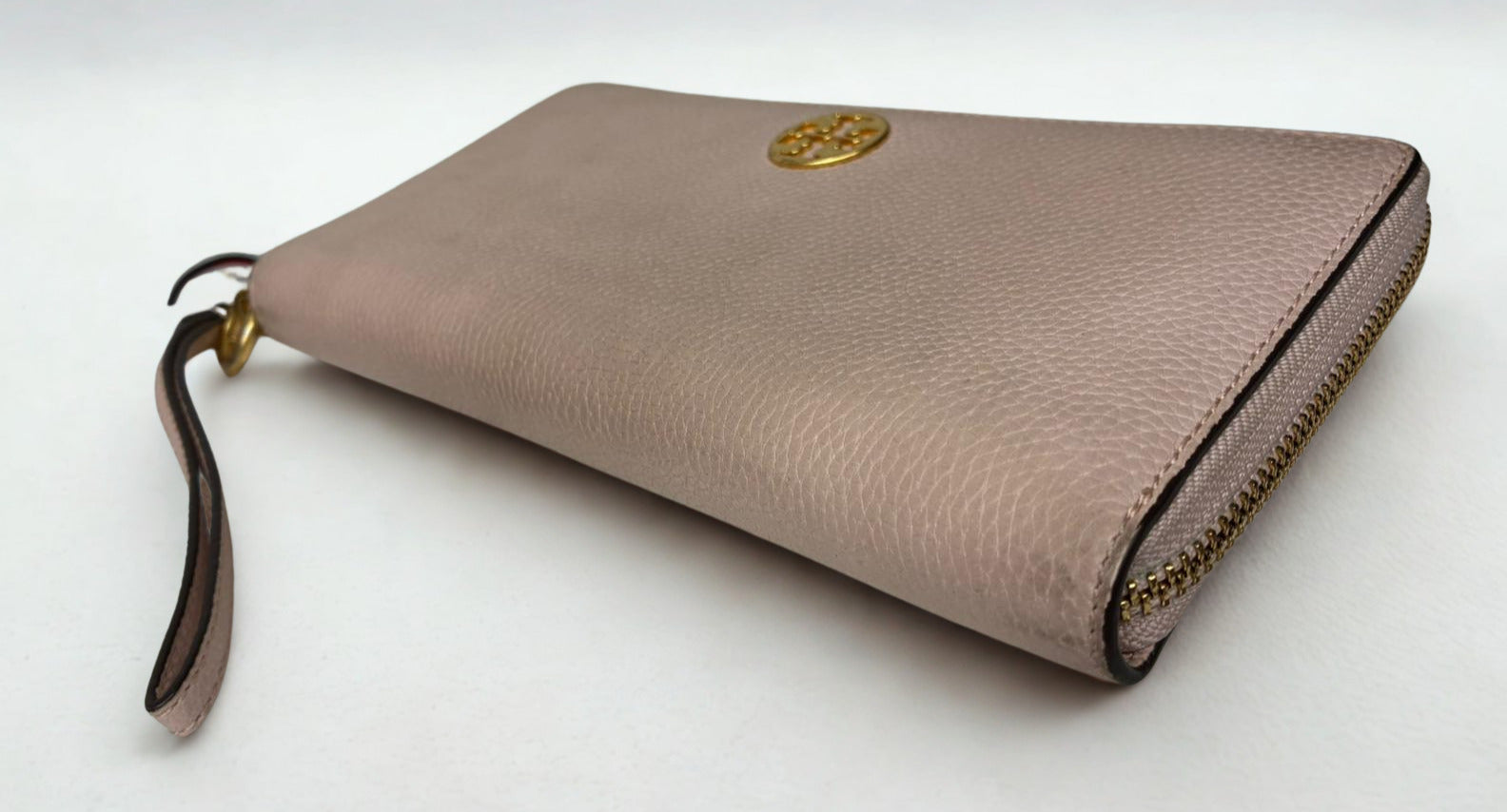 Tory Burch Robinson Passport Continental Zip Around Wallet Pebbled Leather Port