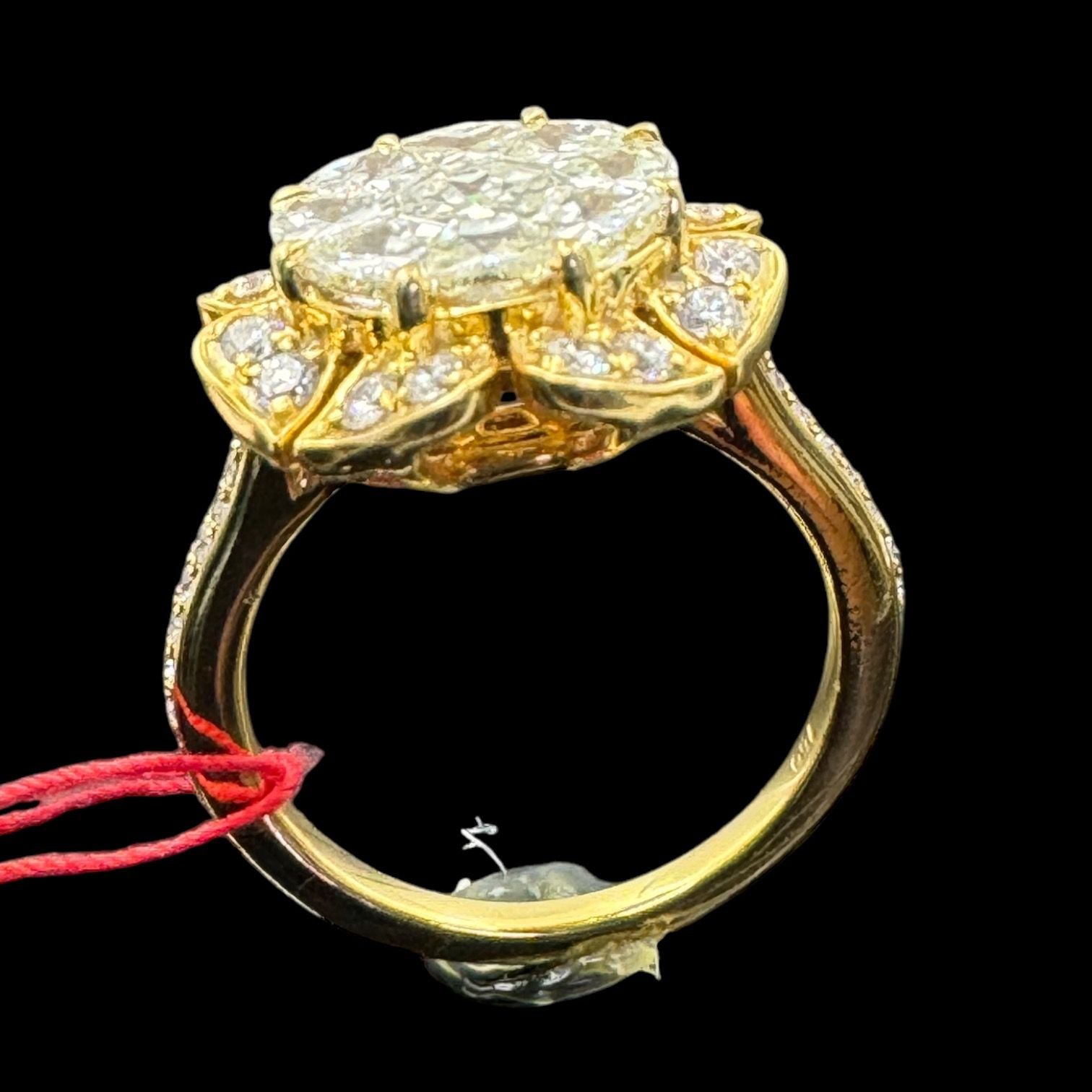 Diamond 18K Yellow Gold Lady's Ring Secondary image