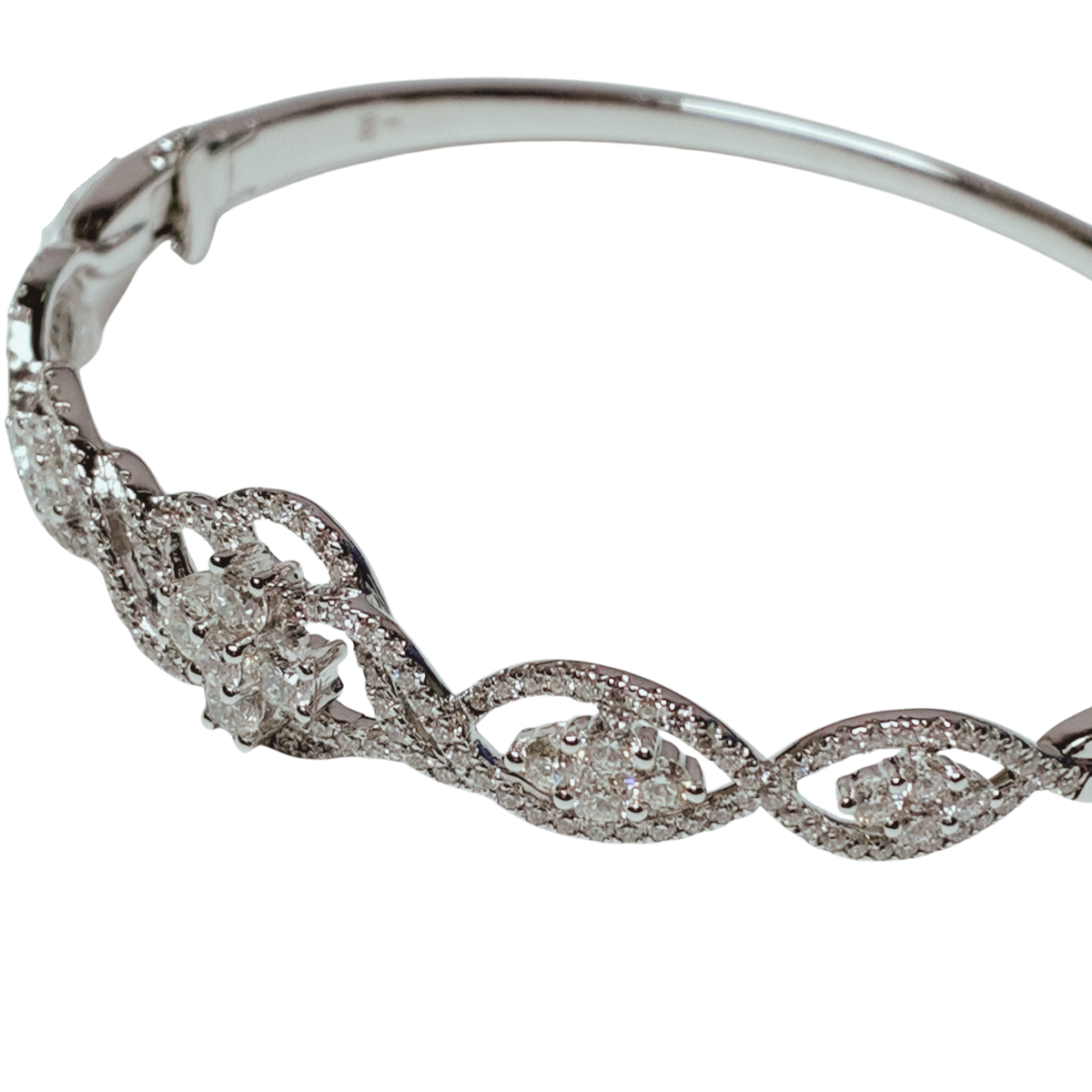 750WG Diamond Cluster Bangle 13GRAM