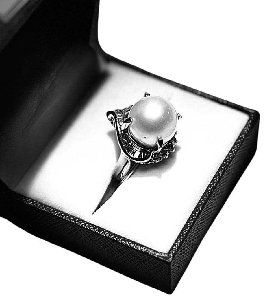 Platinum 900 South Sea Pearl 13.8MM With Multiple Diamonds 15.2G Main image