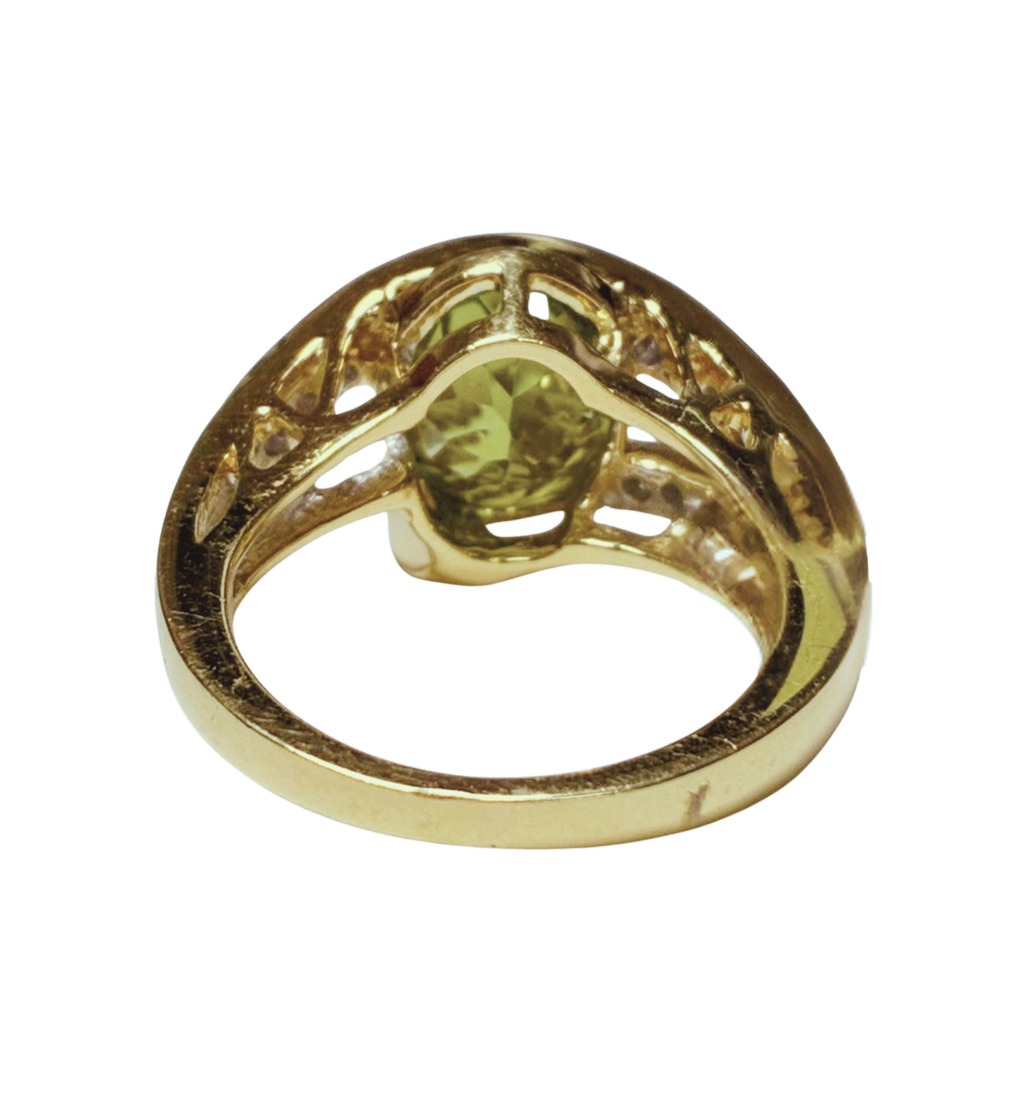 18KYG Peridot And Diamonds Ring 8.2GM