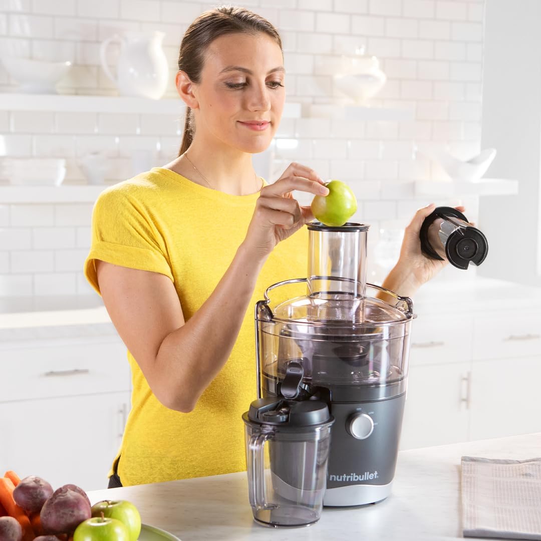 NutriBullet NBJ100G - Juicer, 800W, Stainless Steel Sieve, includes 1x Cleaning Brush, 1x 1.5L Pulp Tray and 1x 800ml Juice Jug, Dark Grey colour