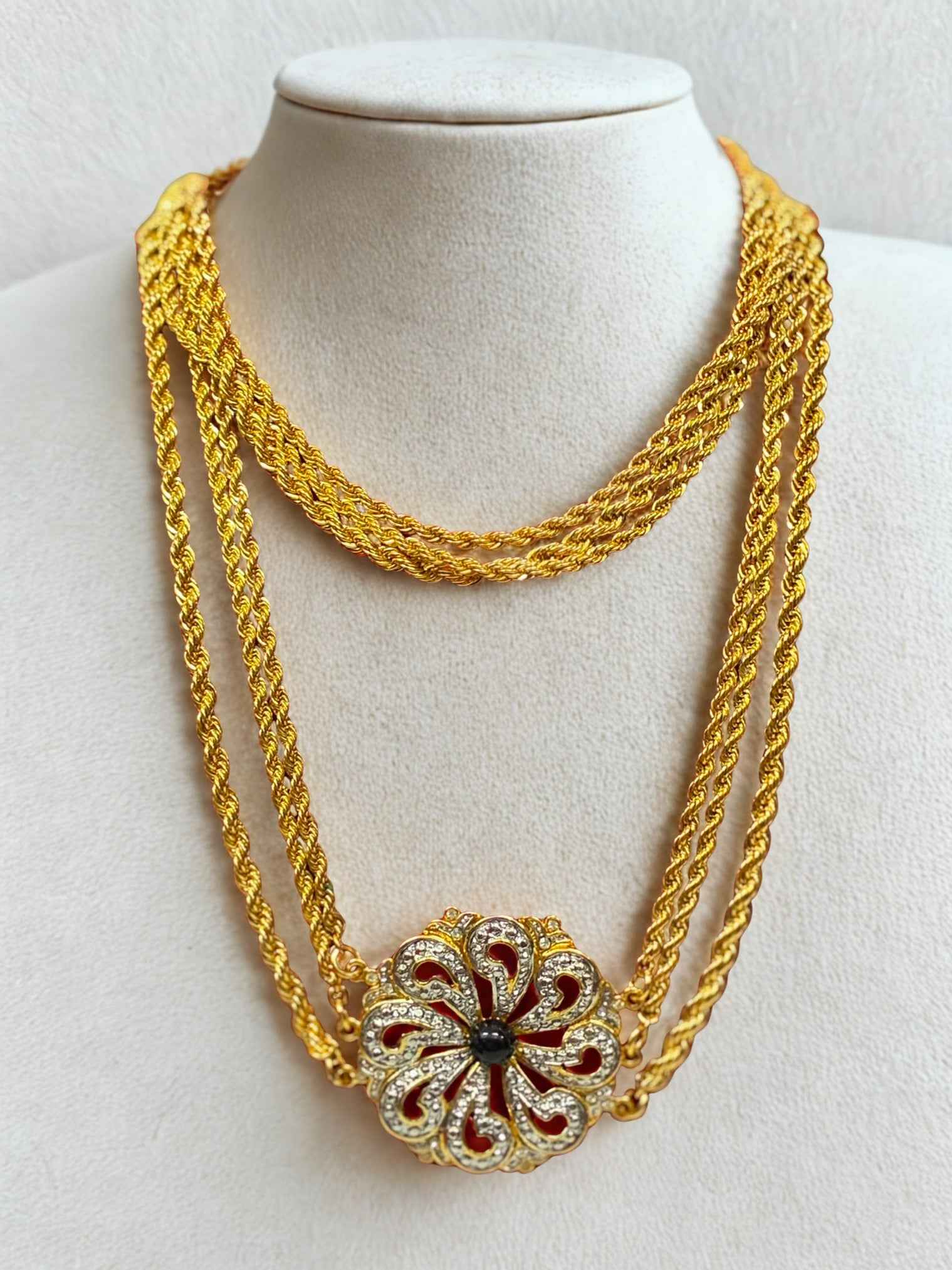 Avon Jewellery Floral Necklace And Earring Set Secondary image