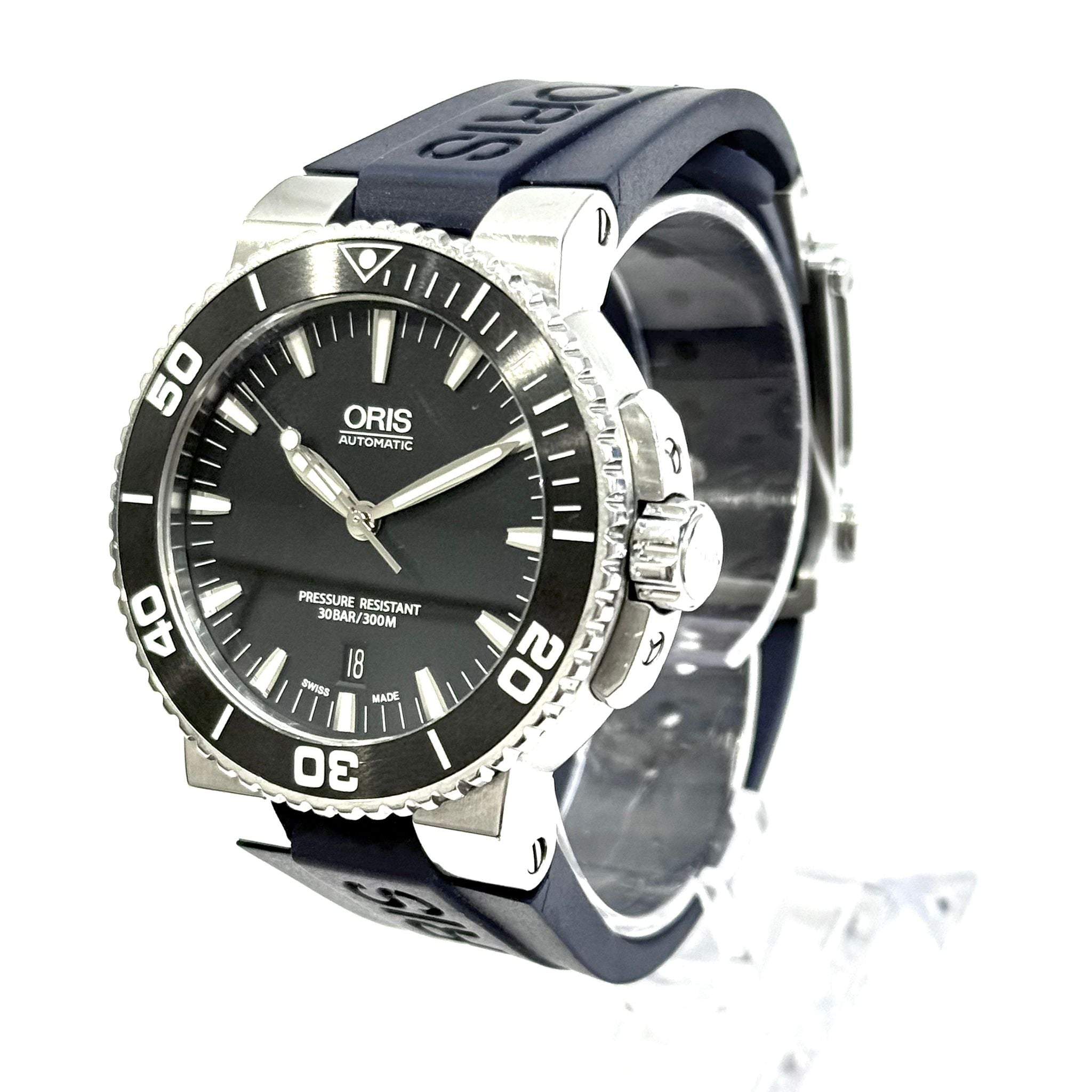 Oris Aquis Date 7653-04 43mm Automatic Watch Secondary image