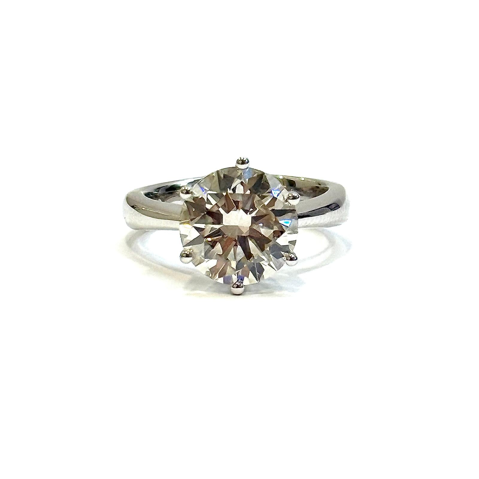 18KWG 4.15cts Round Brilliant Lab Grown Diamond Ring Main image