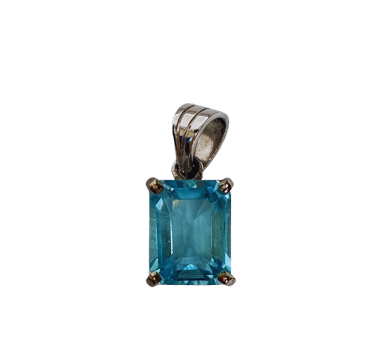 750WG Emerald Cut Light Blue Gemstone 1.2GM