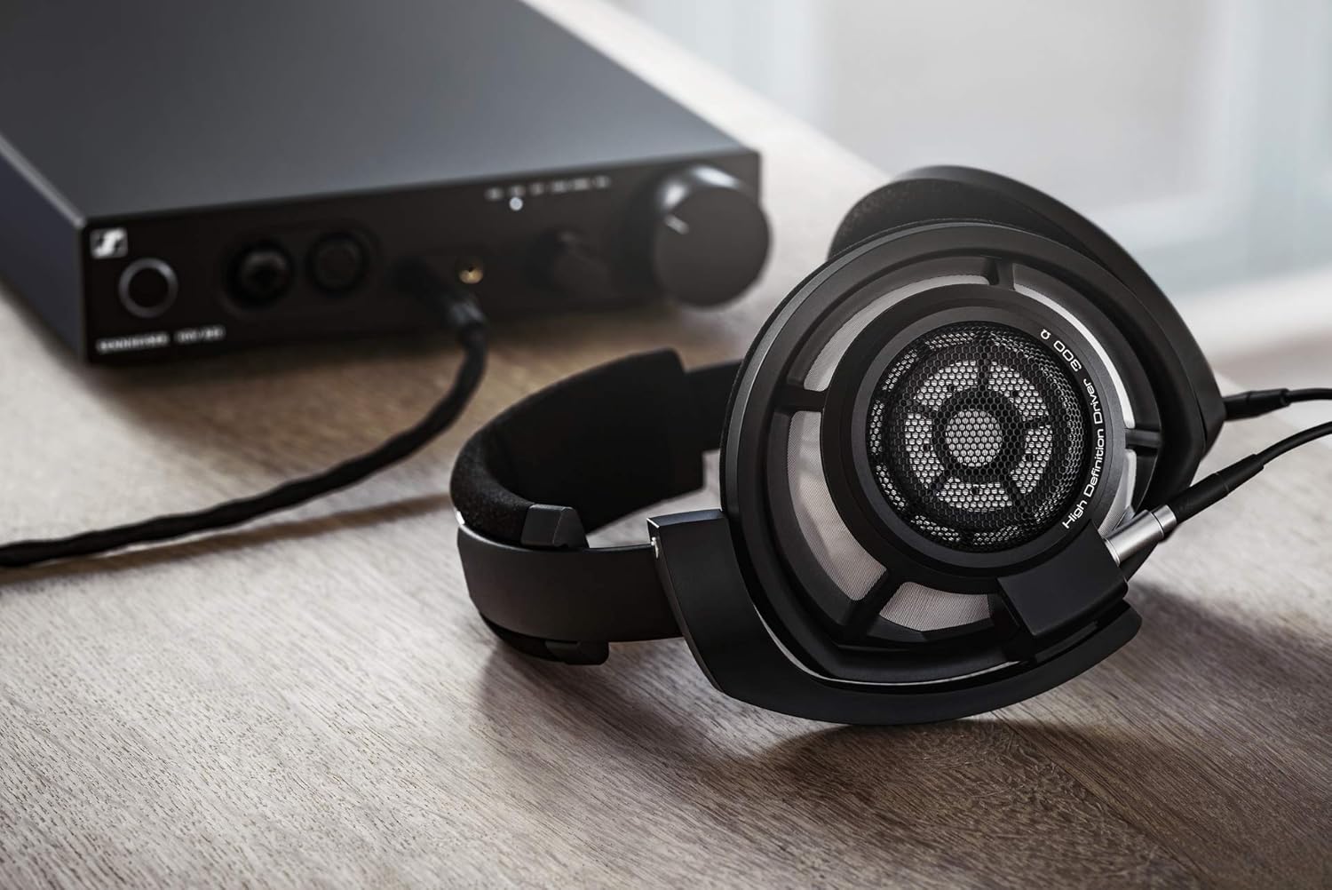 SENNHEISER HD 820 ClosedBack Headphone Black Secondary image