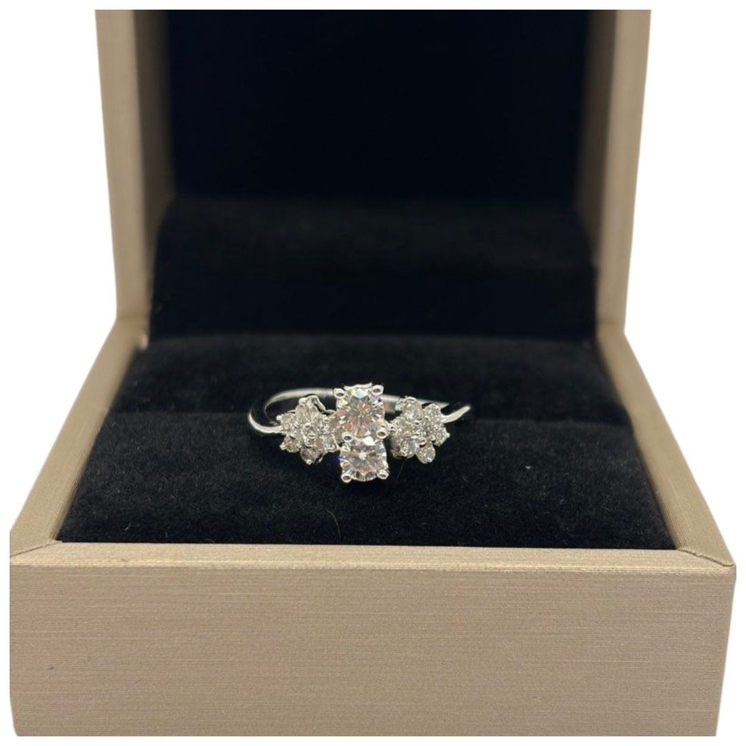 750 White Gold Natural Diamond Ring