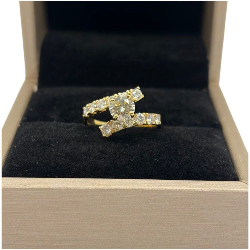 750 Yellow Gold Natural Diamond Ring