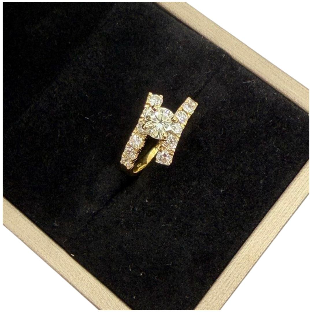750 Yellow Gold Natural Diamond Ring Main image