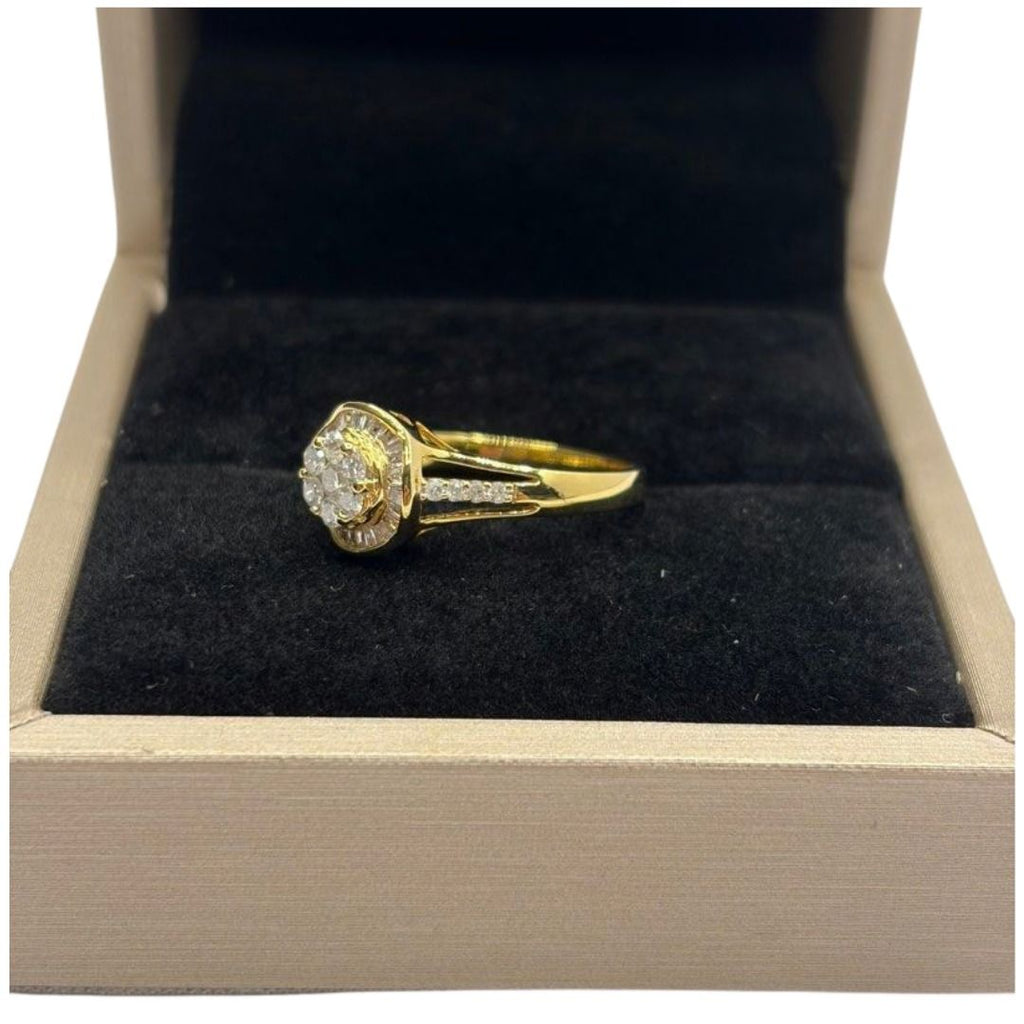 750 Yellow Gold Natural Diamond Ladies Ring