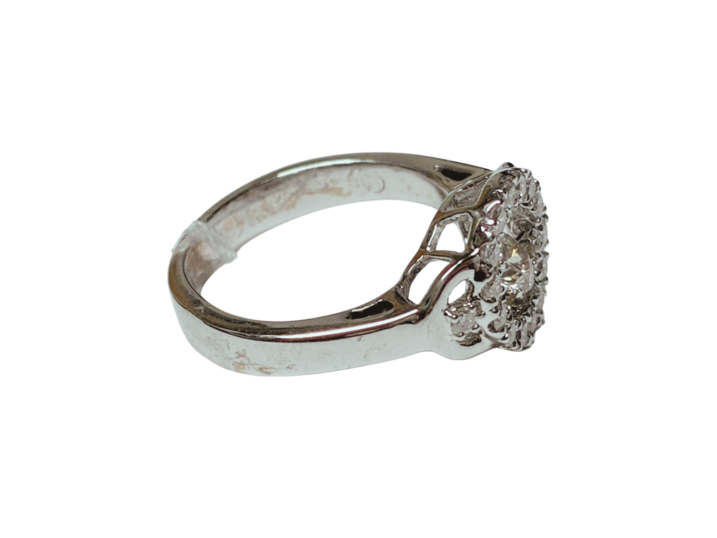 750WG Dancing Diamond Ladys Ring 4.8GM
