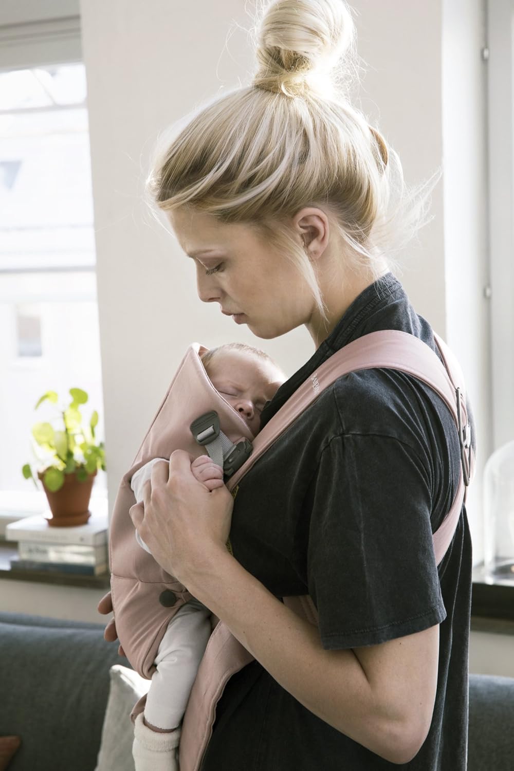 Babybjörn Baby Carrier Mini In Cotton Dusty Pink Secondary image