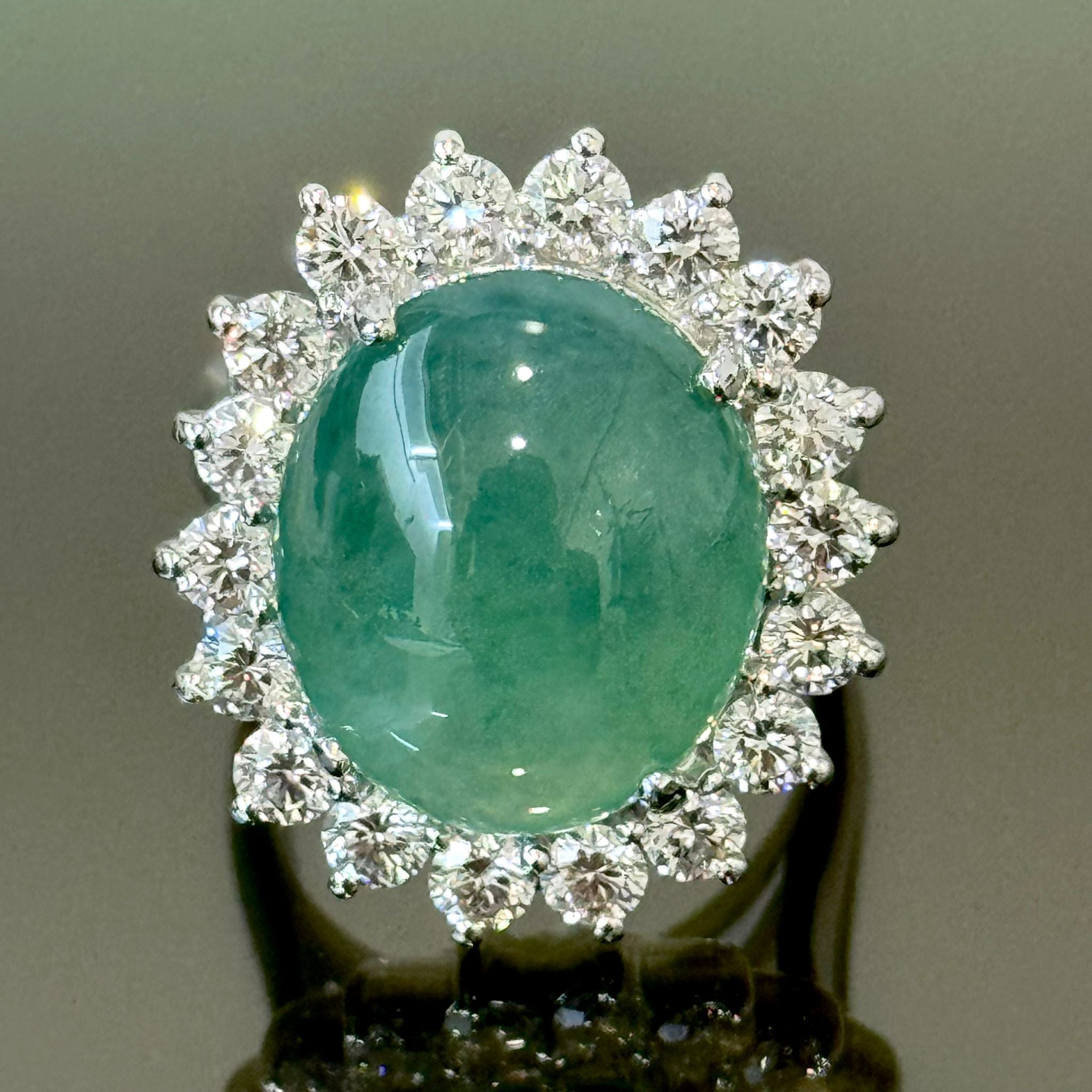 18KWG Jadeite (Type A) & Diamond Ring Secondary image
