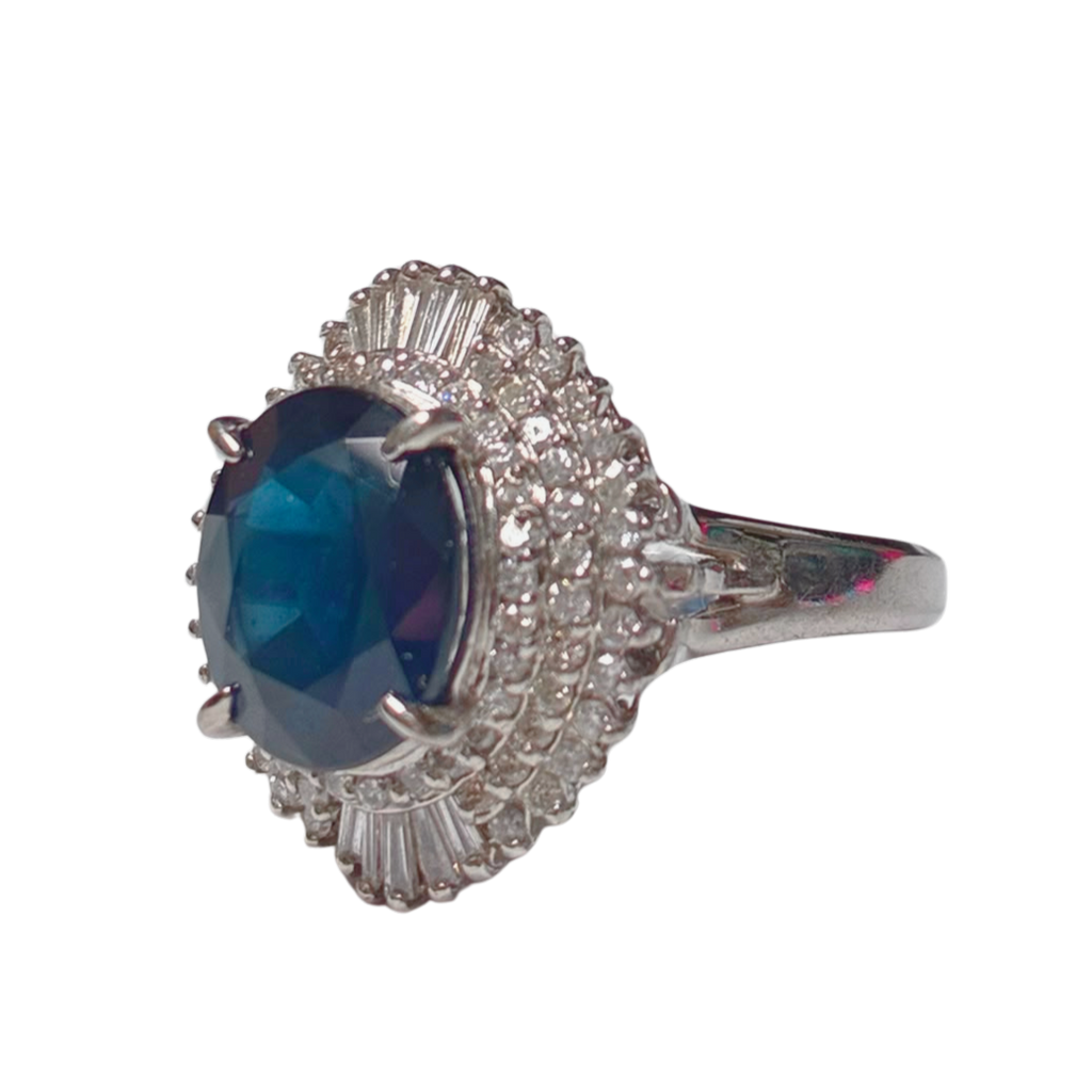 PT900 Oval Cut Sapphire Ring With Diamond Halos 7.7GM