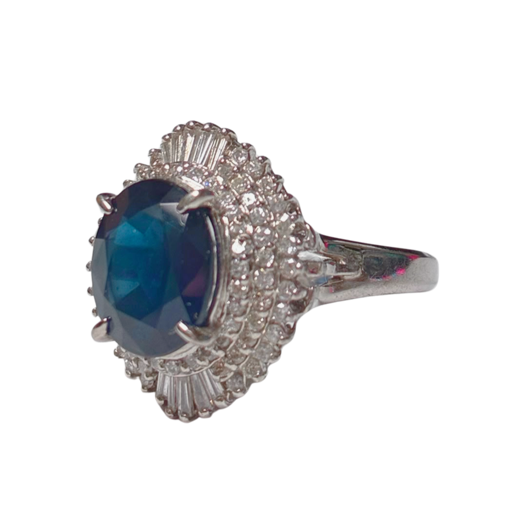 PT900 Oval Cut Sapphire Ring With Diamond Halos 7.7GM