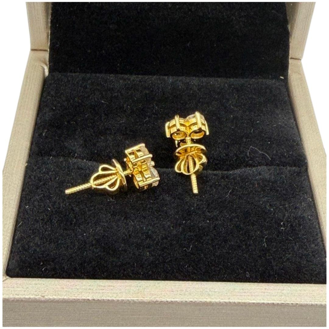 850 Yellow Gold Natural Diamond Earring