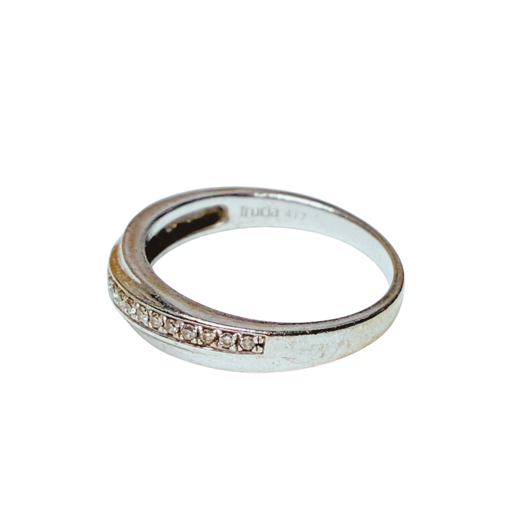 10K White Gold Diamond Ring 2.5GM