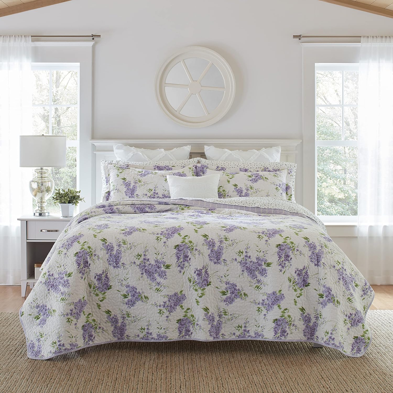 Laura Ashley 221052 Keighley Lilac Quilt Set, King, Main image