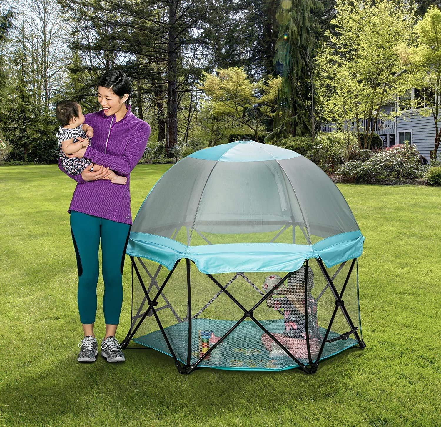 Regalo Deluxe My Play 6 Panel Portable Play Yard Main image