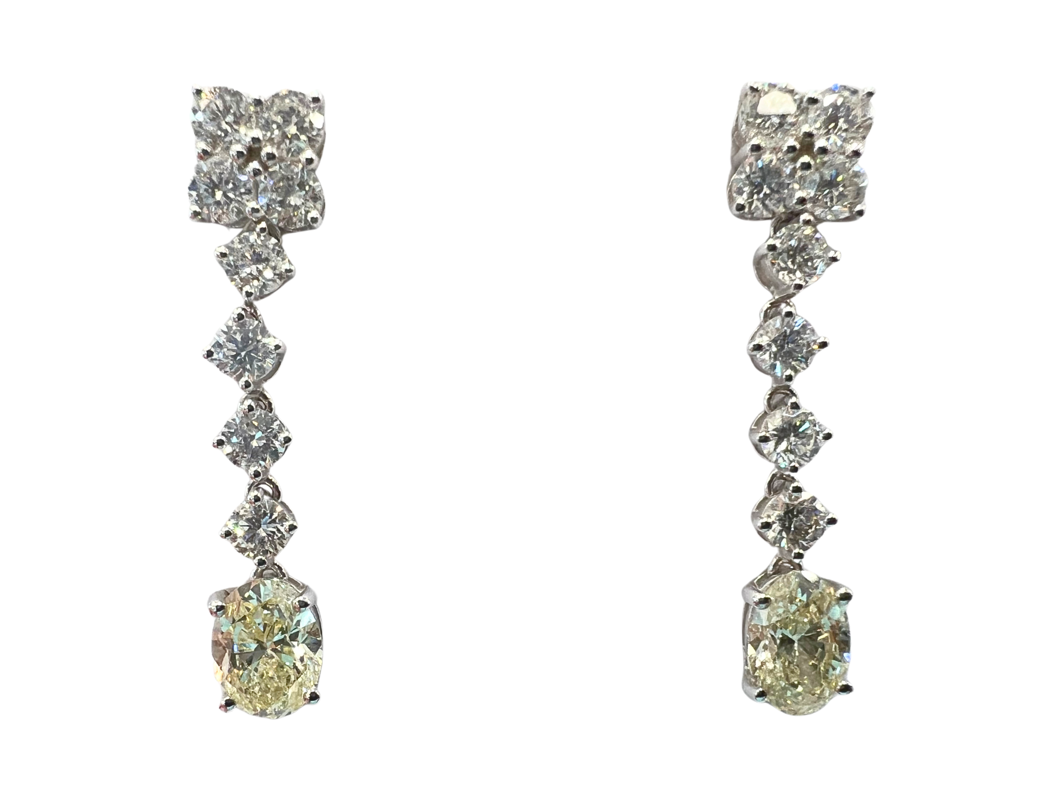 White Gold Diamond Earring Main image