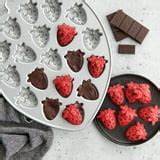 Nordic Ware 257NW-92748 Aluminium Strawberry Bitelet Pan