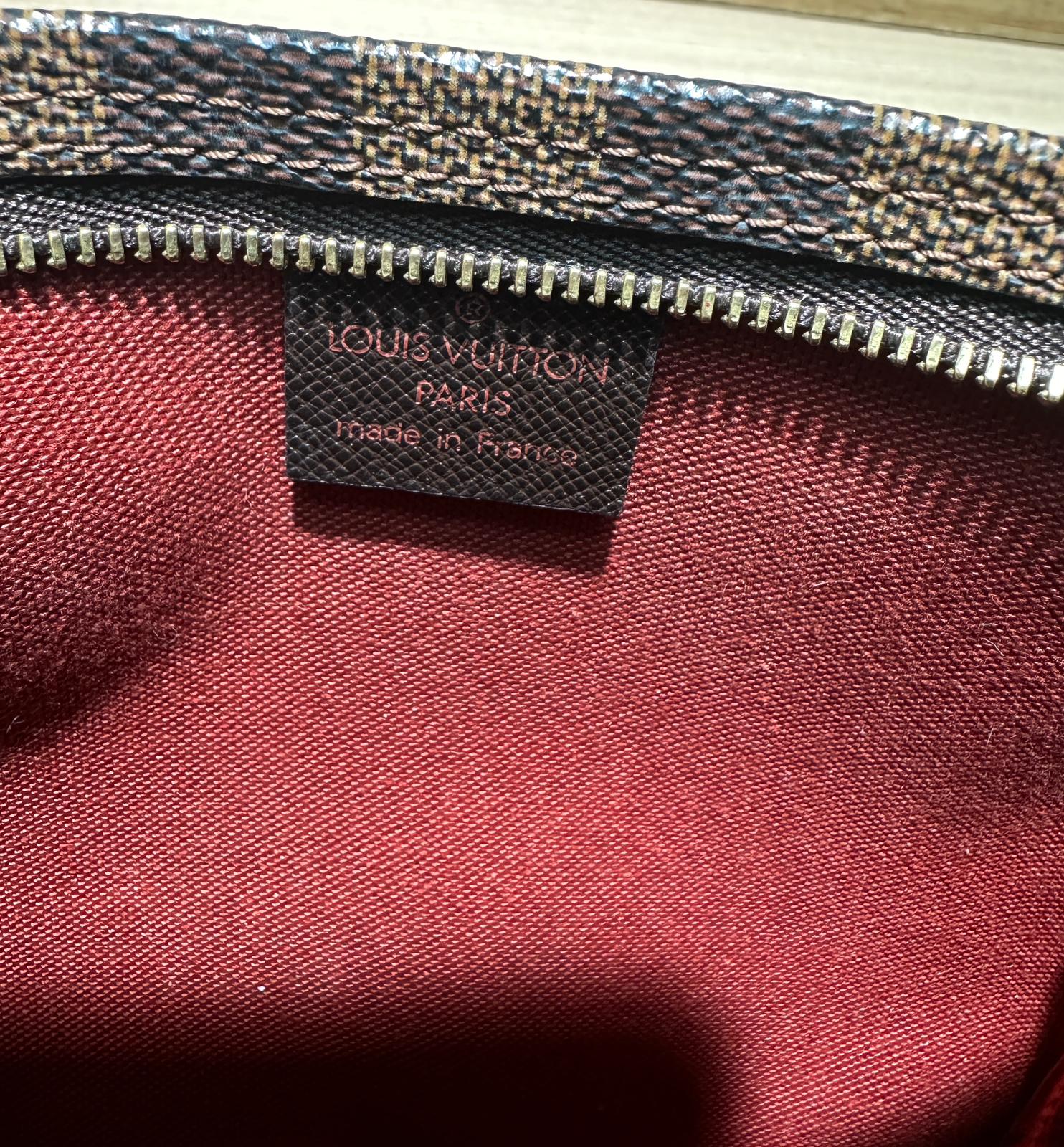 Louis Vuitton N51982 Trousse Damier Make-Up Pouch