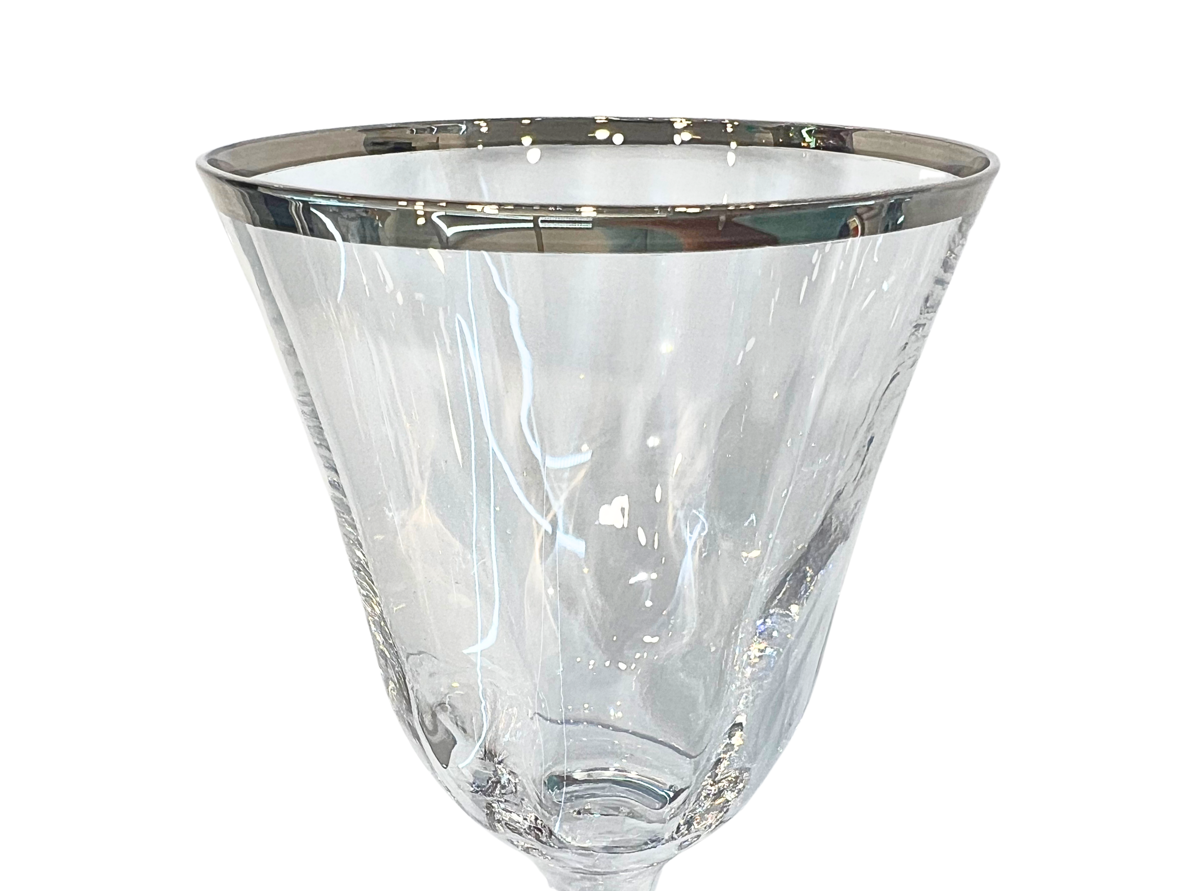 Le Reine Vanizia Olatinum White Wine Glass Secondary image