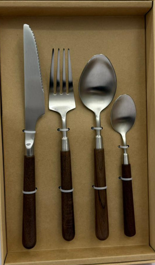4 Piece Cutlery Set With Round Wood Handles Main image