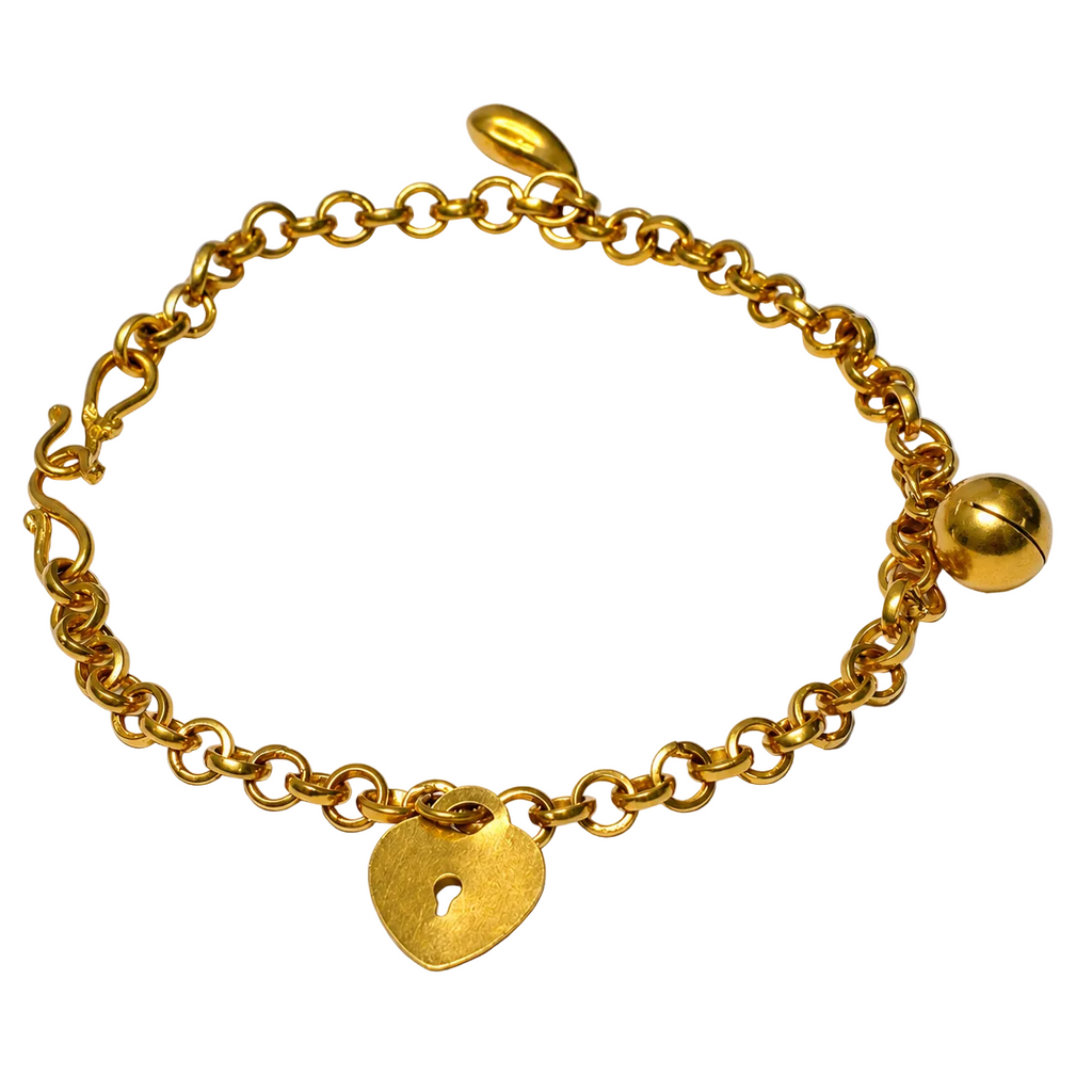 916YG Link Bracelet With Dangling Charms 7.1GM