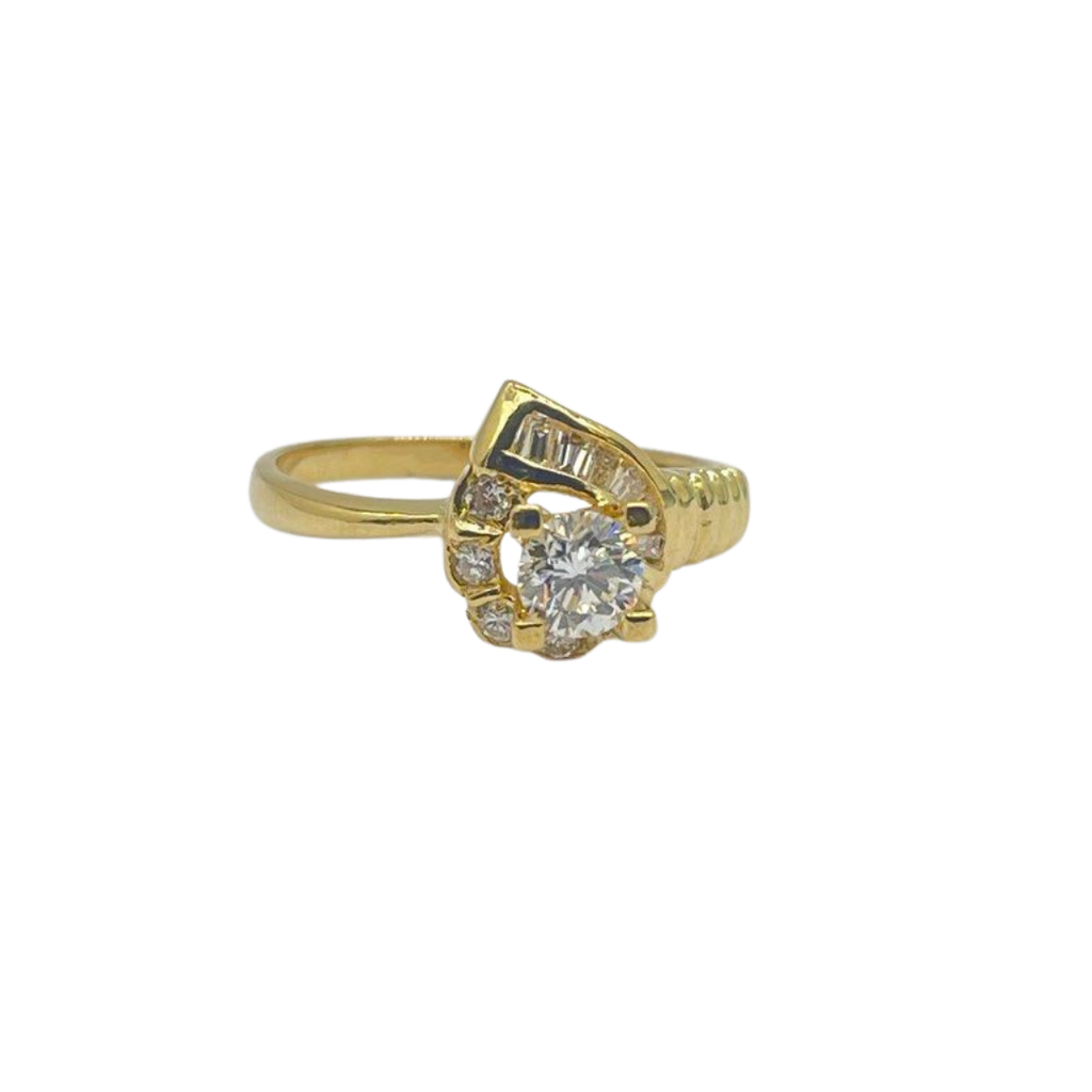 750 Yellow Gold Natural Diamond Ring